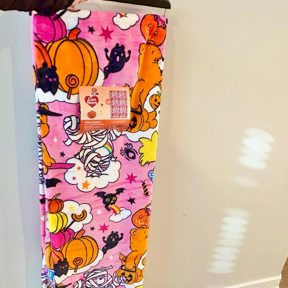 NWT Viral Halloween carebear blanket twin